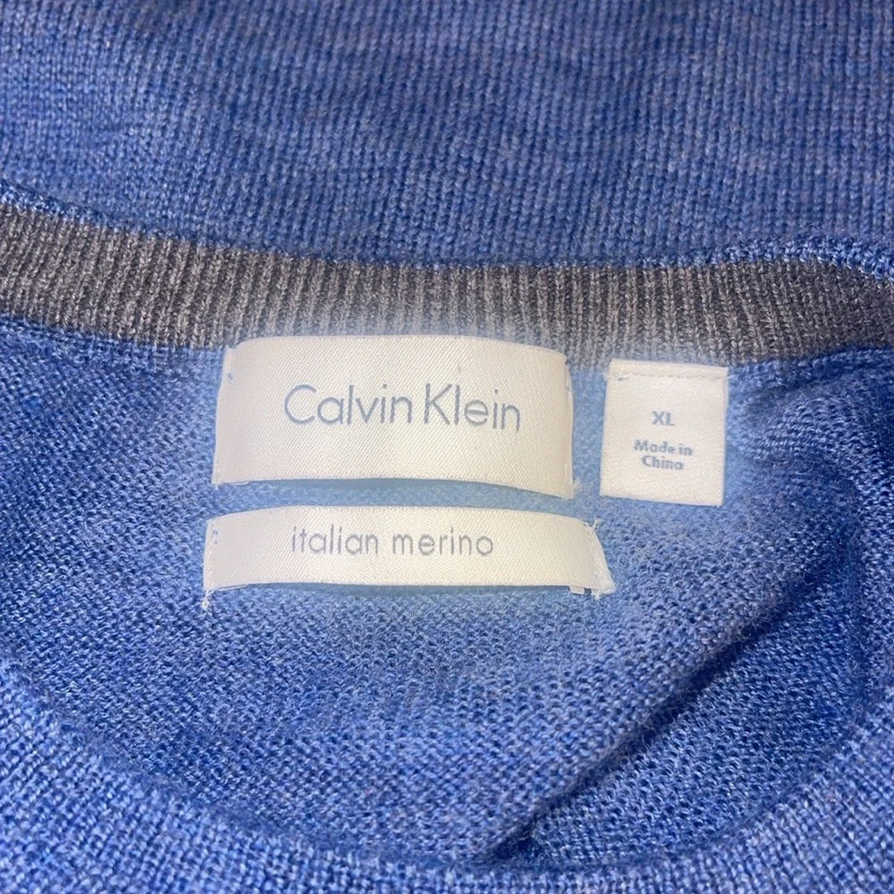 Calvin Klein 100% Italian Merino Wool mens crewneck sweater. Size XL.